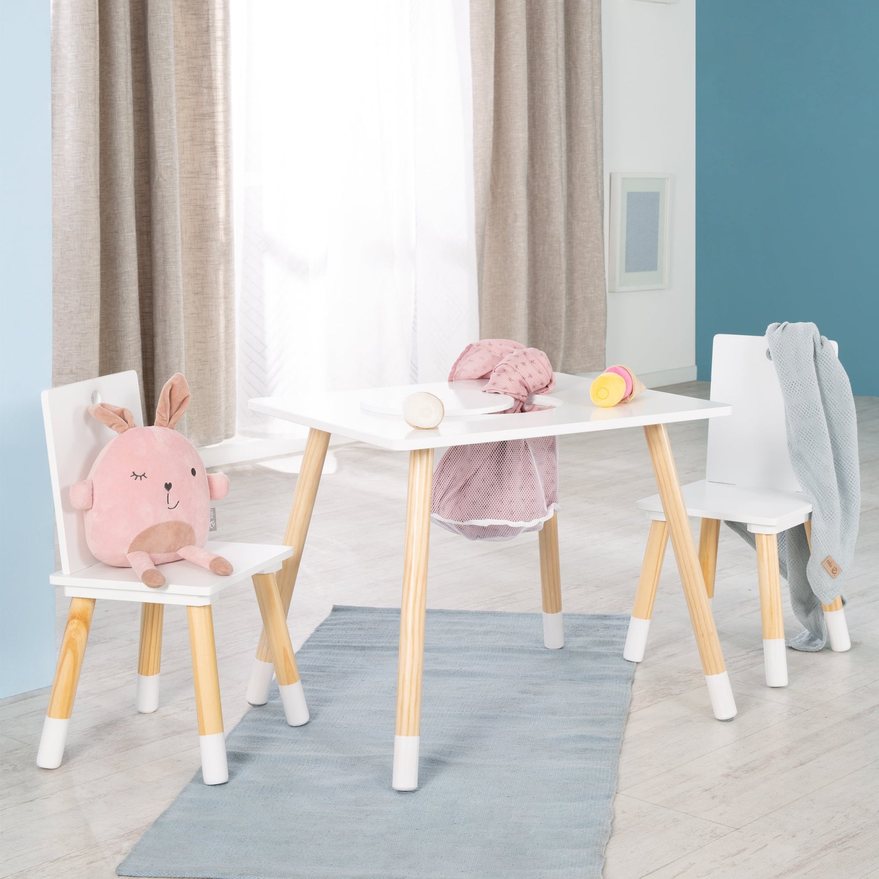 Kindersitzgruppe, Kindermöbel Set aus 2 Kinderstühlen & 1 Tisch, Holz, –  kidtini GmbH